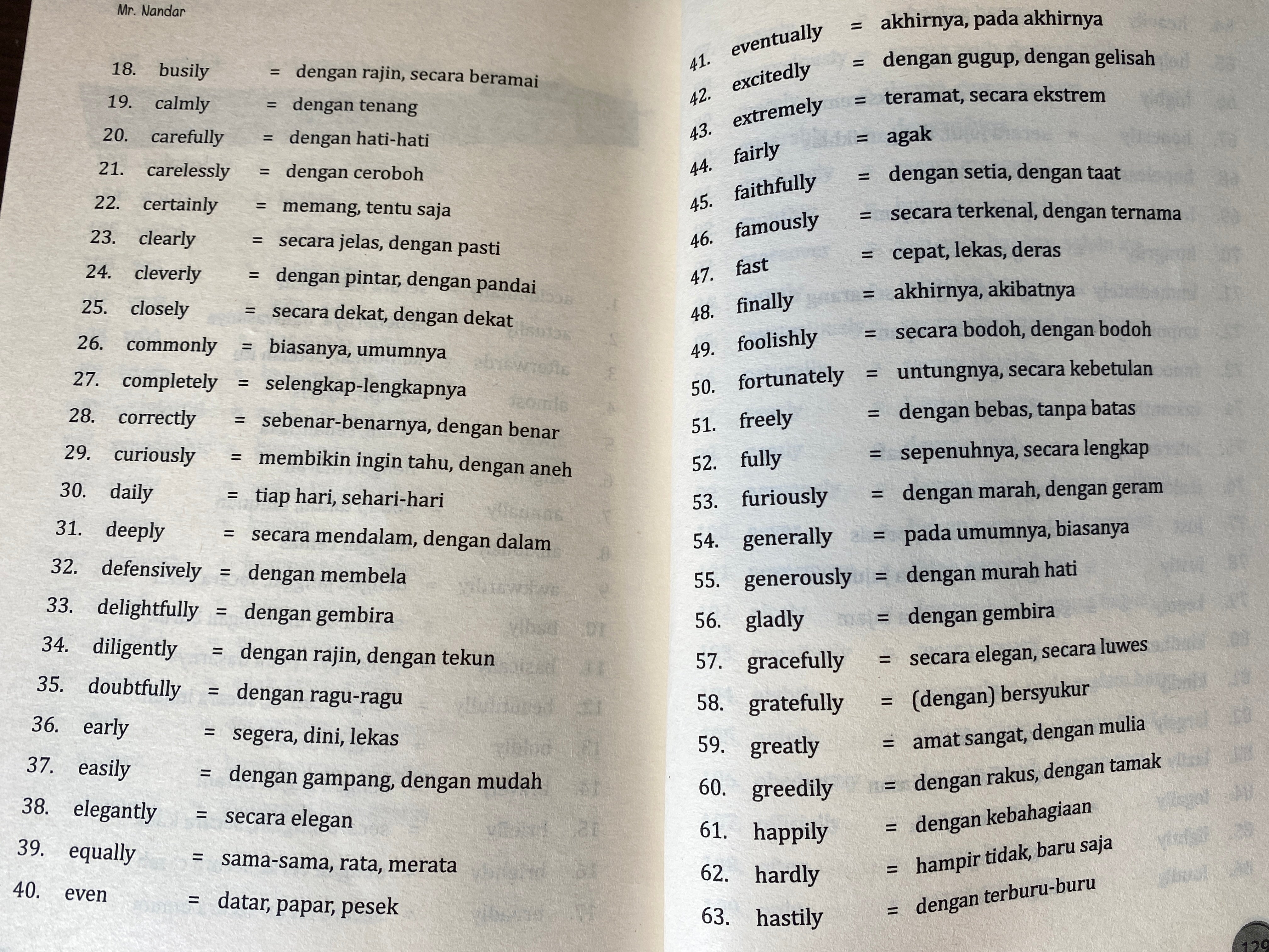 Self-study Indonesian must-have book 52 examples of daily Indonesian conversations and 800 practical Indonesian words English-India bilingual reference